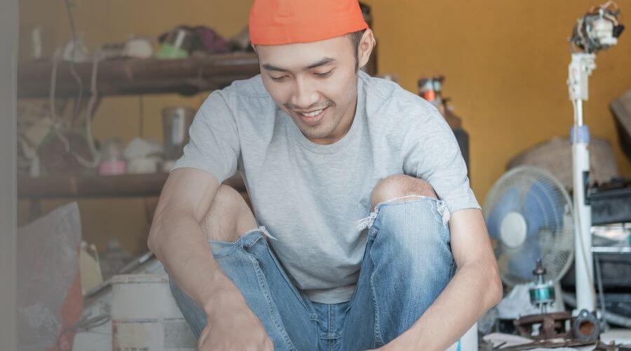 Why choose water damage restoration service for emergency water extraction services in Bakersfield